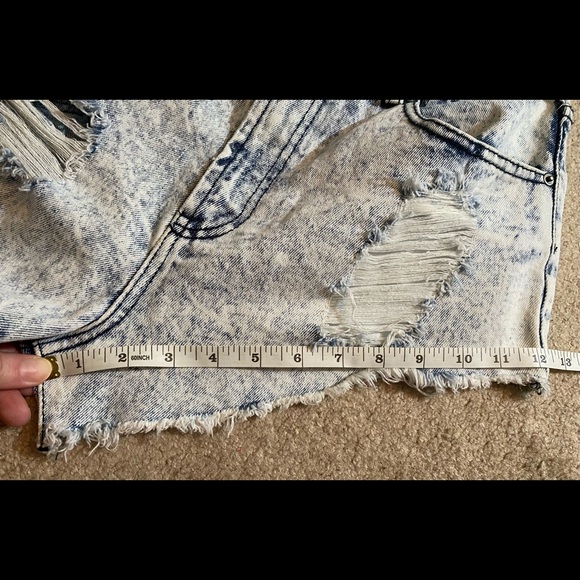 New with tags, high waisted light wash jean shorts. - Picture 10 of 10